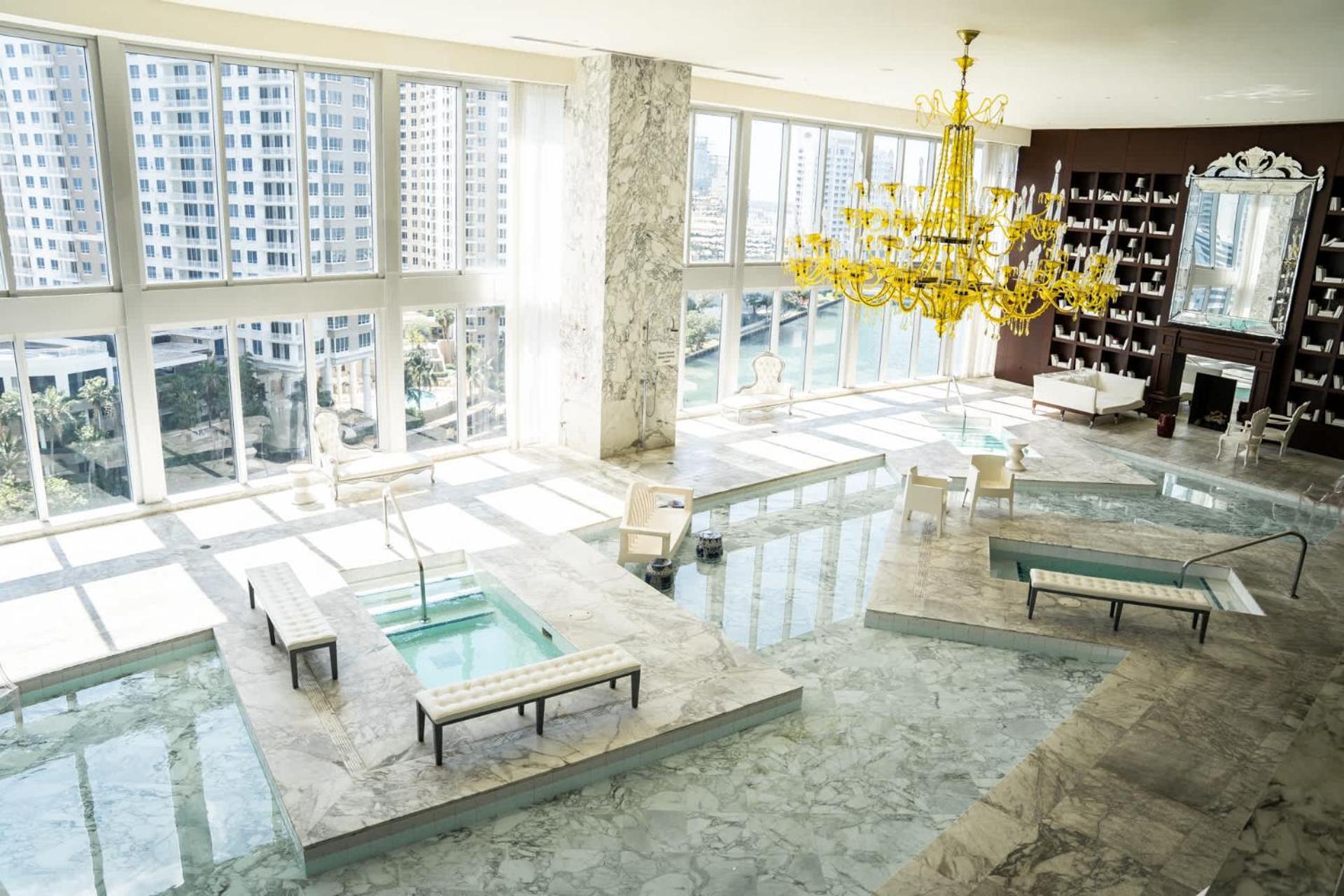 Mvr - Brickell Views - & Style